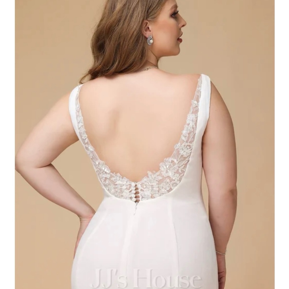 JJs House Trumpet Square Neck Bridal Dress